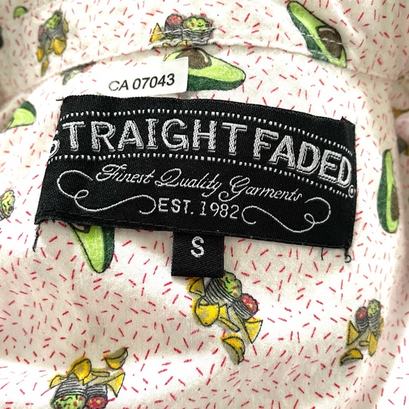 Straight Faded Brand Avocado Guacamole Short Sleeve Button Up Size Small - Picture 5 of 6